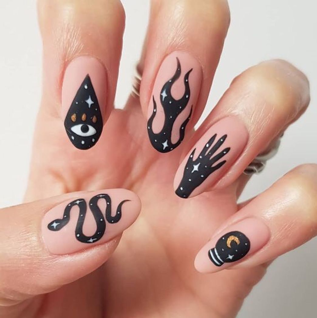 Fashion halloween nails 