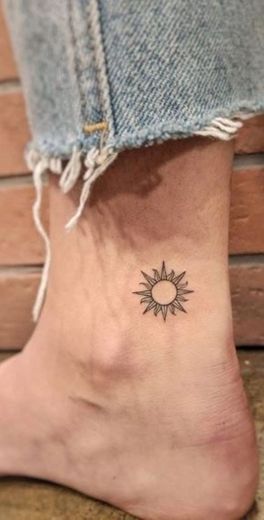 Tatuagem pequena sol 🌞 