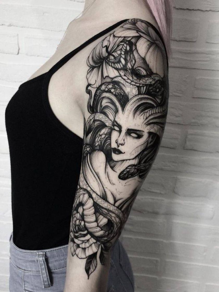 Social Tatto medusa.