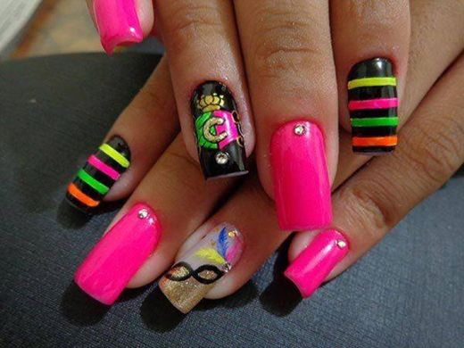 Unhas para carnaval.