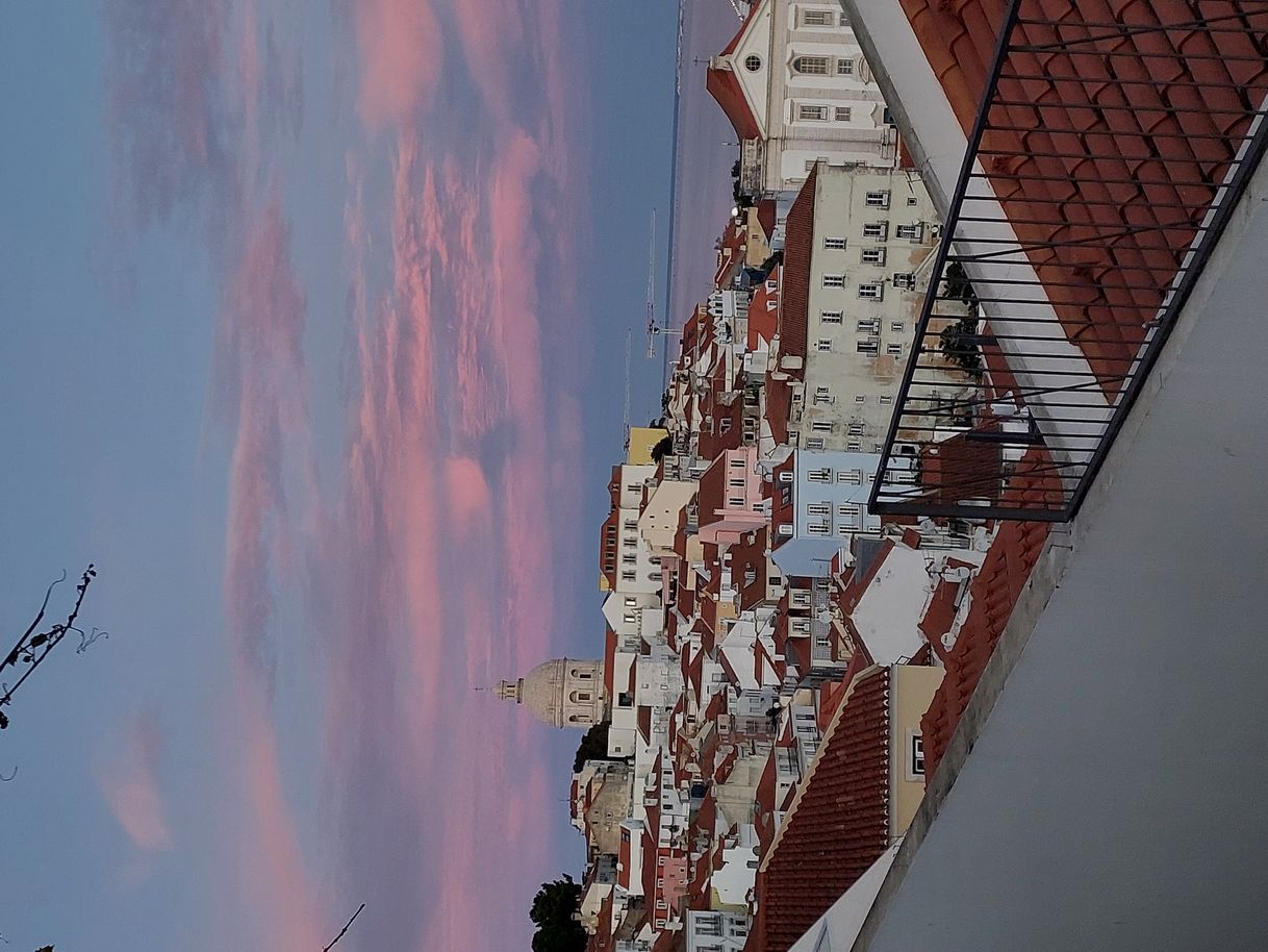 Place Miradouro de Santa Luzia