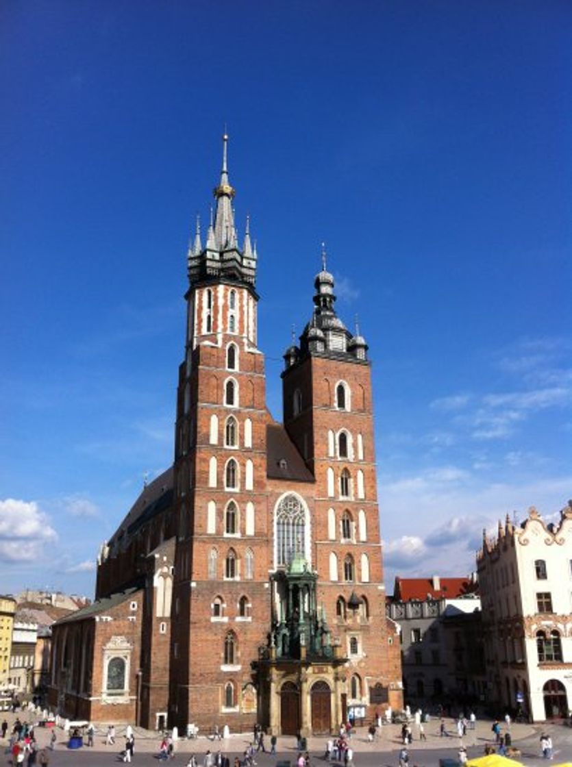 Place Basílica de Santa María