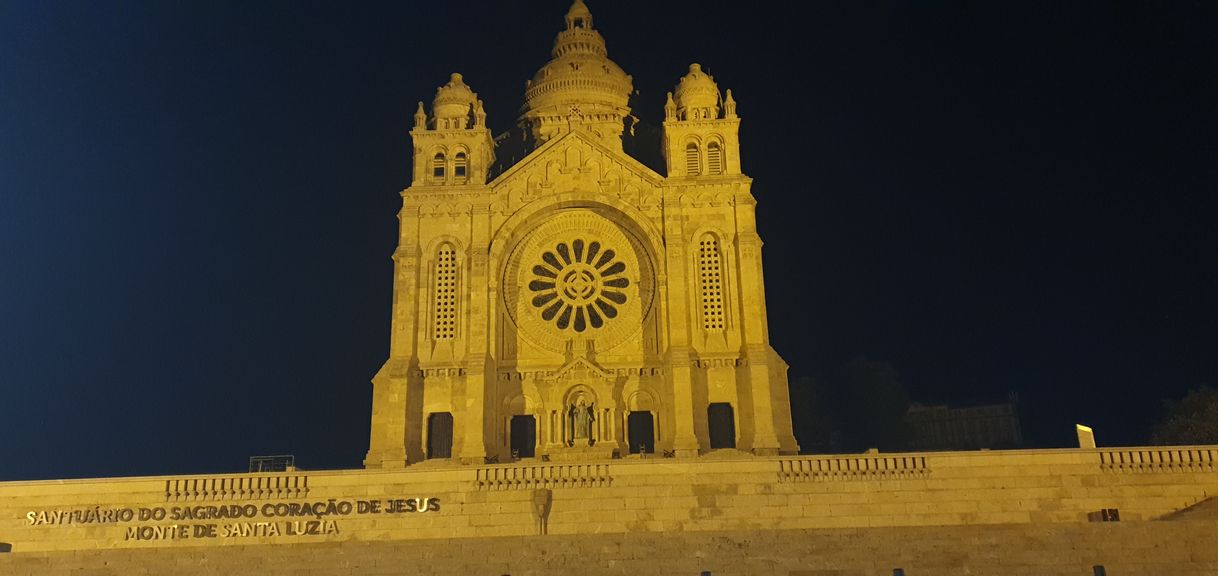 Lugar Santuário do Monte de Santa Luzia