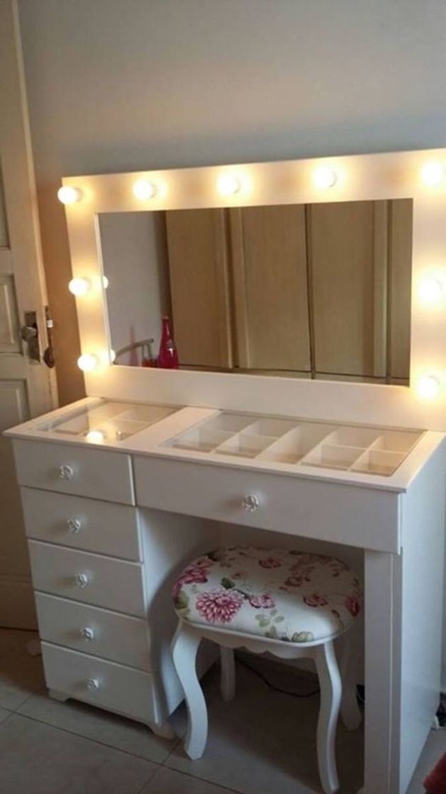 Fashion dressing table