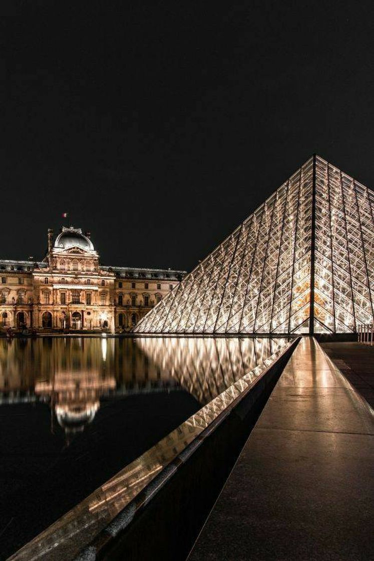 Place Museo del Louvre