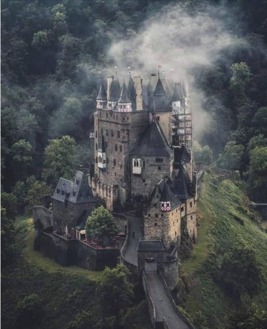 Place Eltz Castle