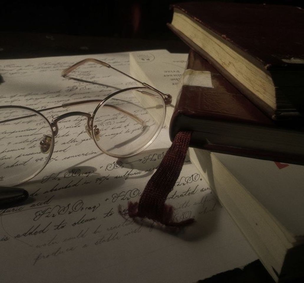 Social Dark Academia - Aesthetic 