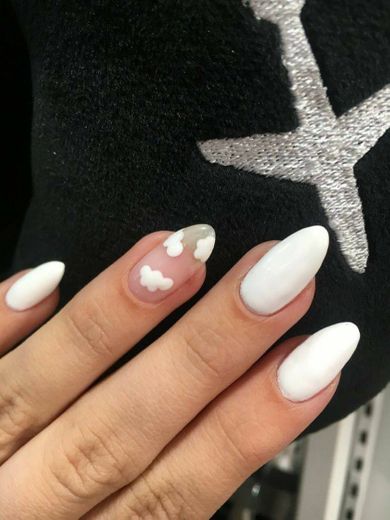 Nails white 