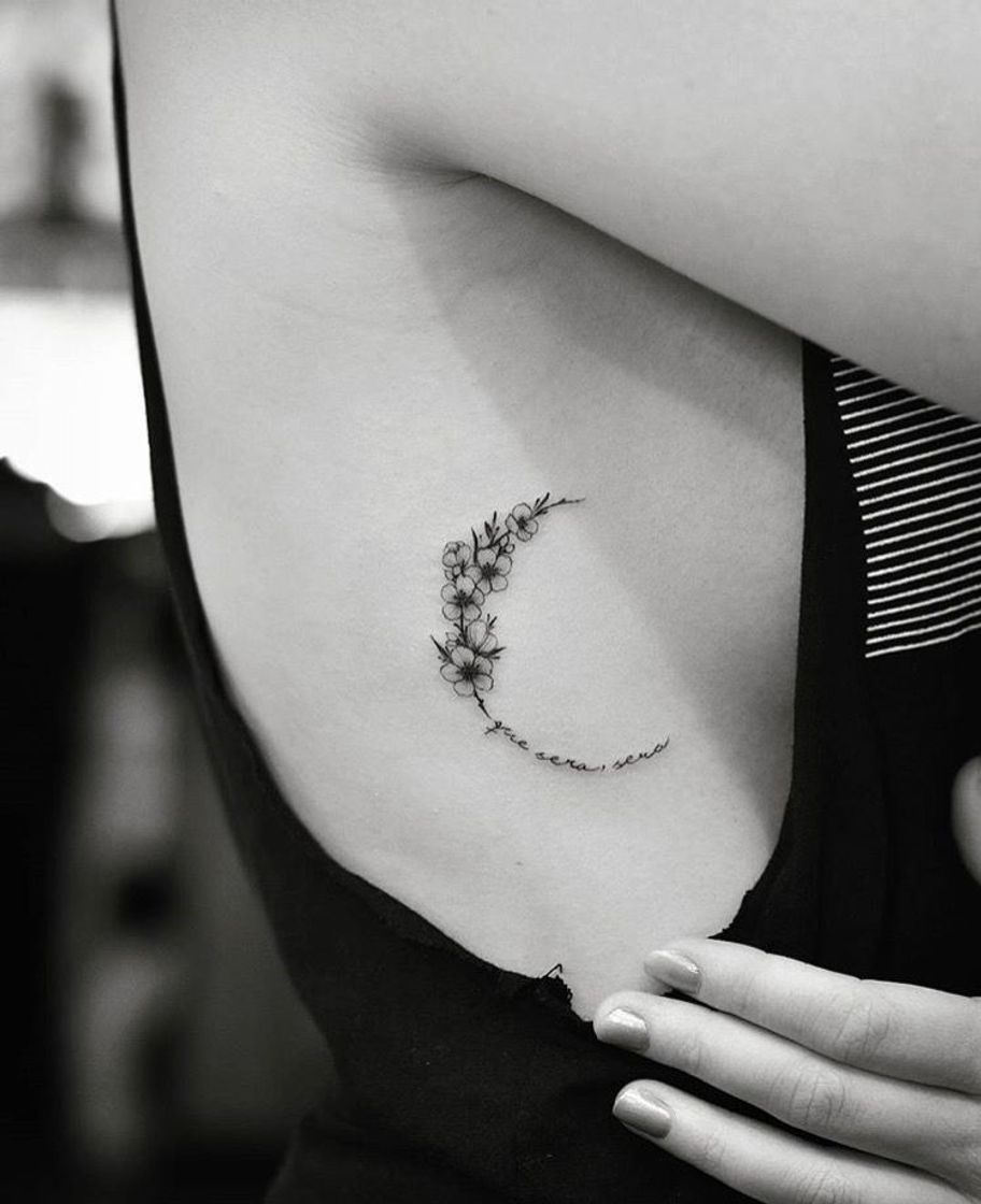 Fashion Pinterest/ Tatuagens femininas Lua