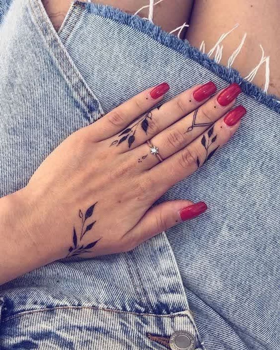 Fashion Tatoo no dedo