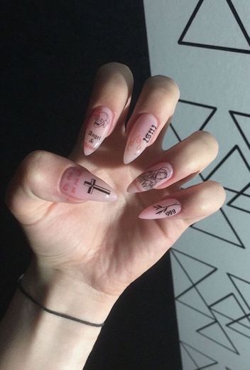 Grunge nails 