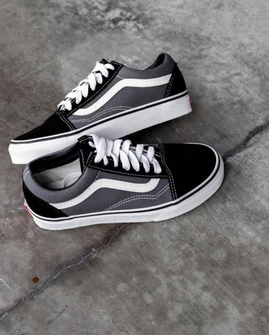 Moda Vans old skool cinza e preto