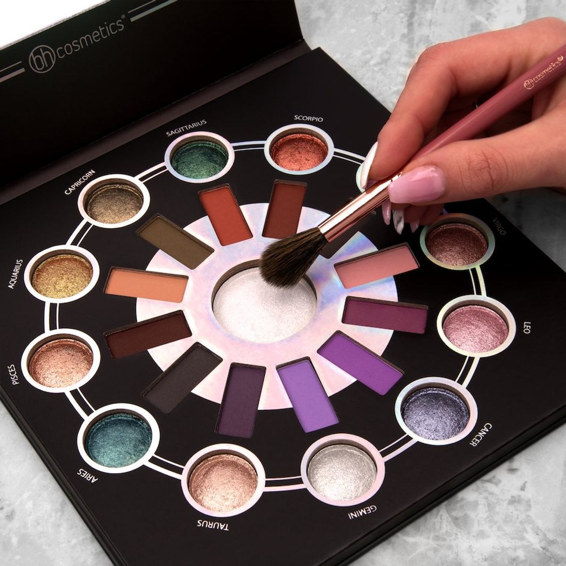 Fashion Zodiac 25 Color Eyeshadow & Highlighter Palette | BH Cosmetics