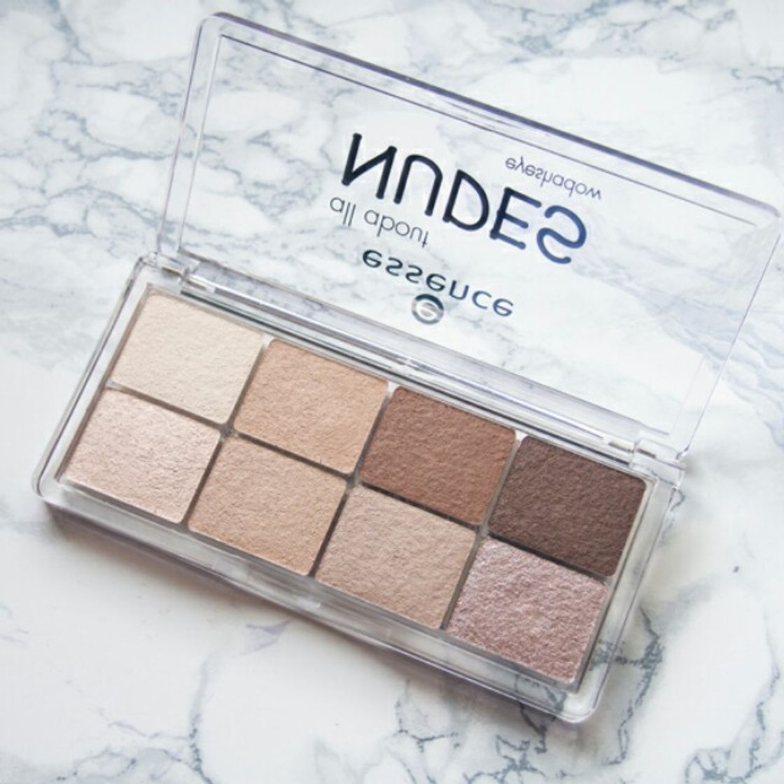 Fashion All About - Nudes. Essence Palette 