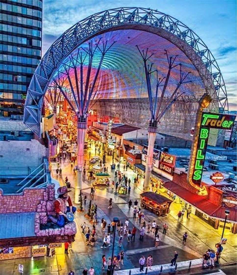 Place Fremont Street