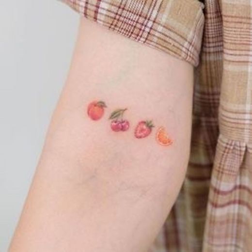 Tatuagem de frutinhas 