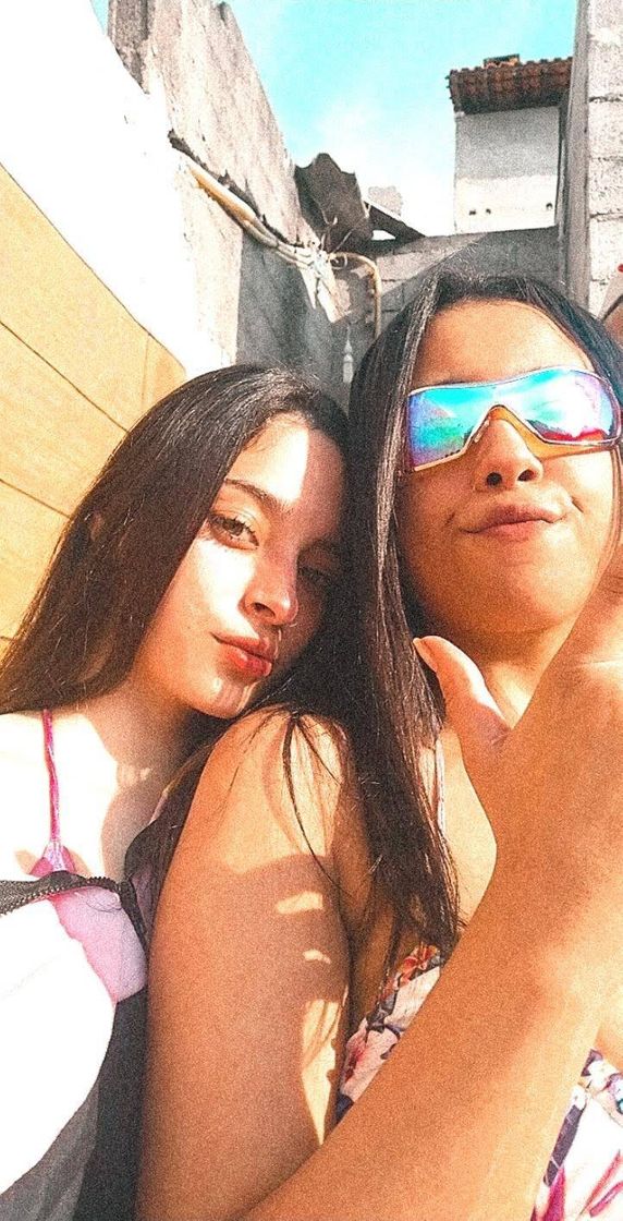 Social Gente sigam a @Laragodoi