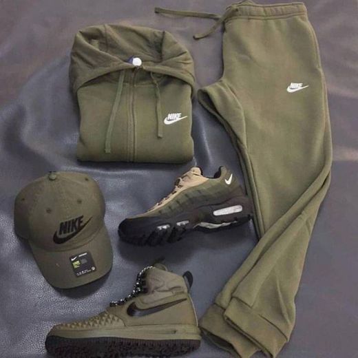 Conjunto de roupa Nike ☘️