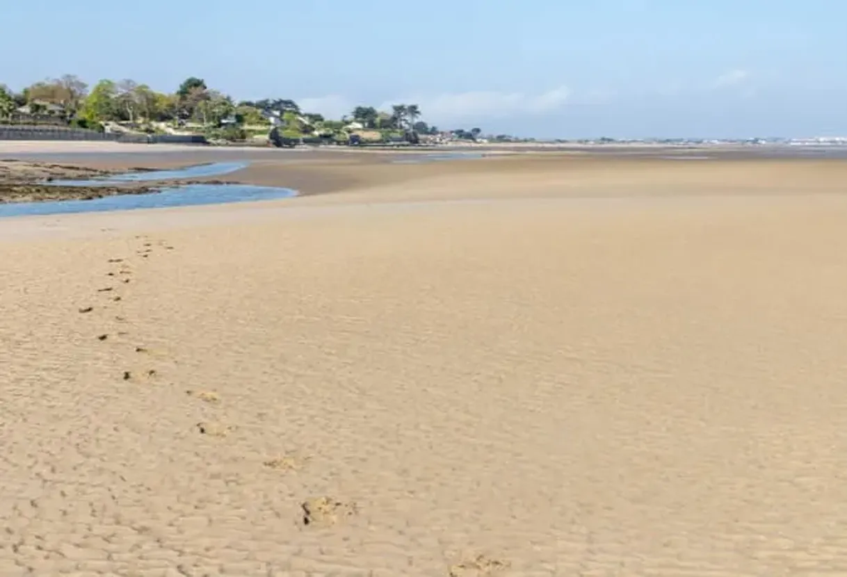 Places Burrow Beach