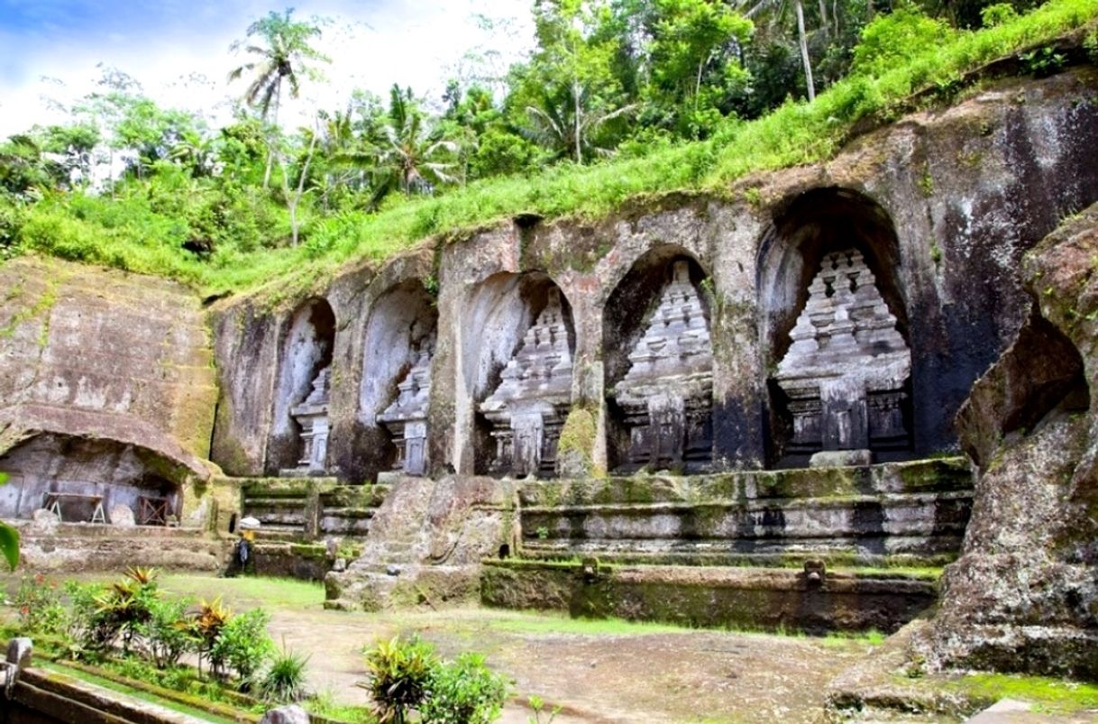 Lugar Candi Tebing Gunung Kawi