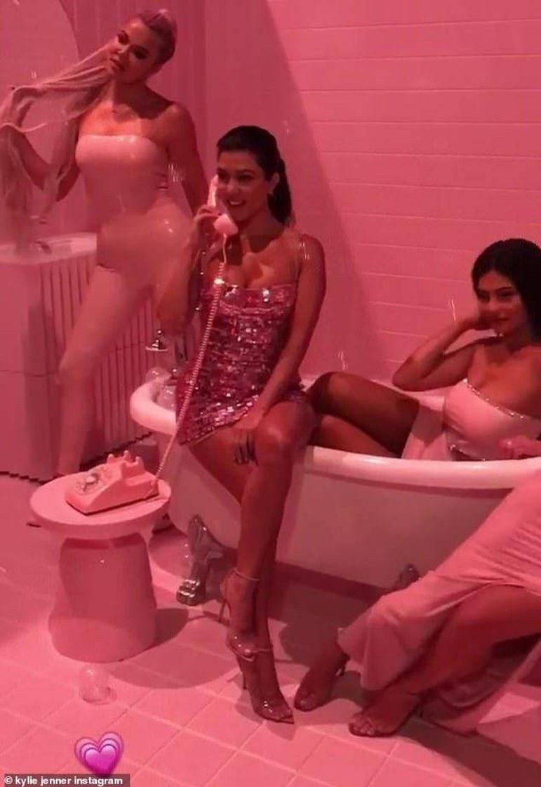 Kardashians/ pink/ aesthetic