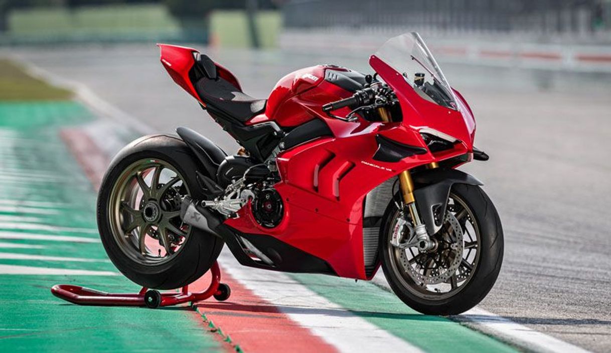 Social Ducati V4