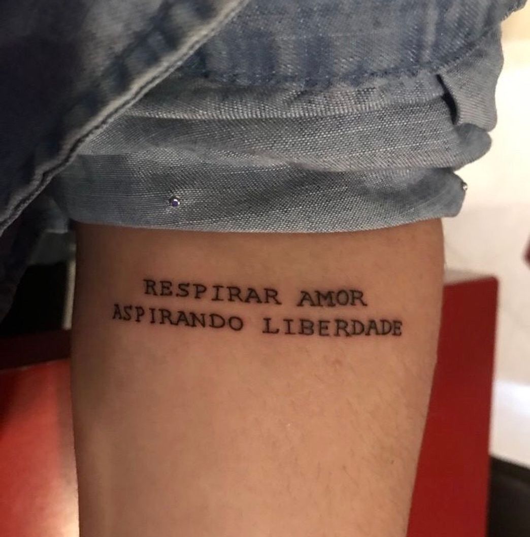 Moda Tatto "Respirar amor, aspirando liberdade"