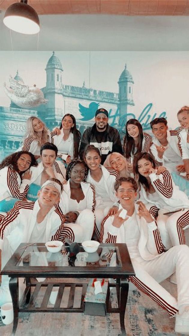 Moda Wallpaper Now United ✨