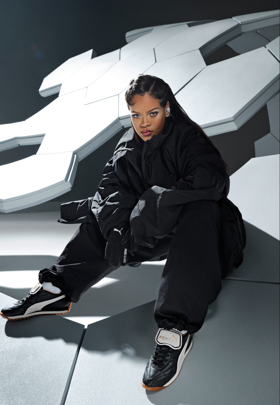 Social Rihanna reinventa el fútbol chic