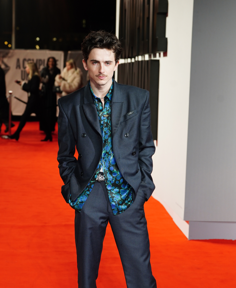 Social Camisa de seda: elegancia sin calor al estilo Timothee Chalamet