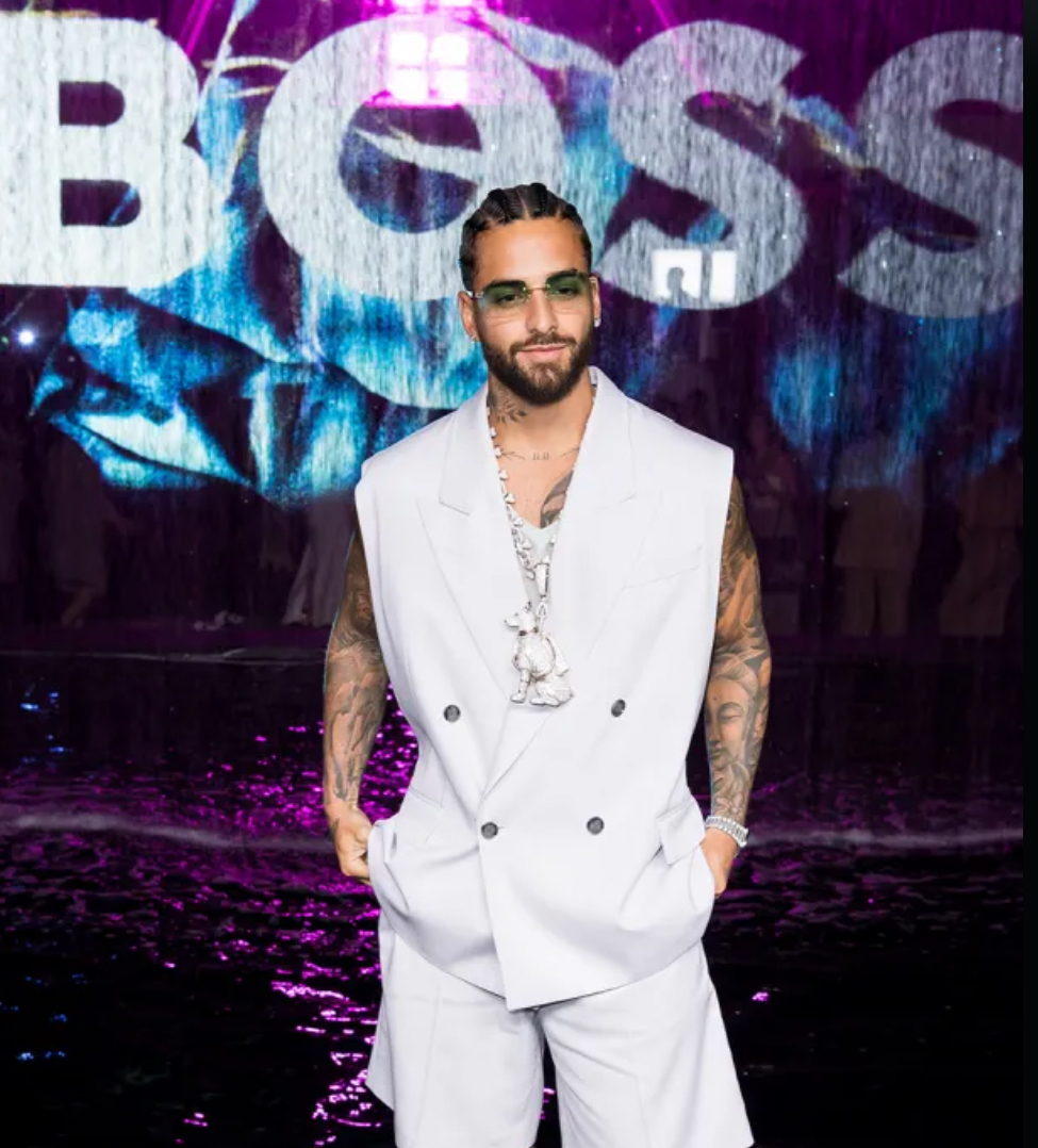 Social Chaleco sastre sin chaqueta: 100% tendencia y Maluma lo sabe