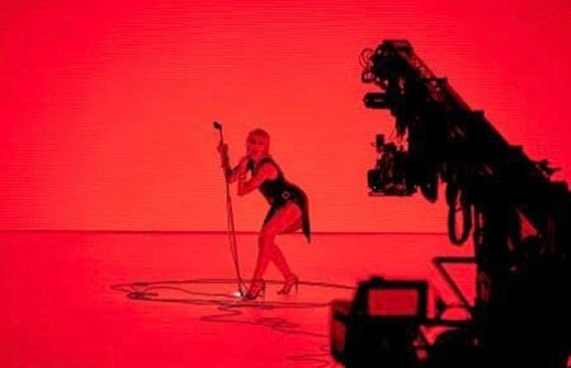 Performance Miley Cyrus no MTV VMAs