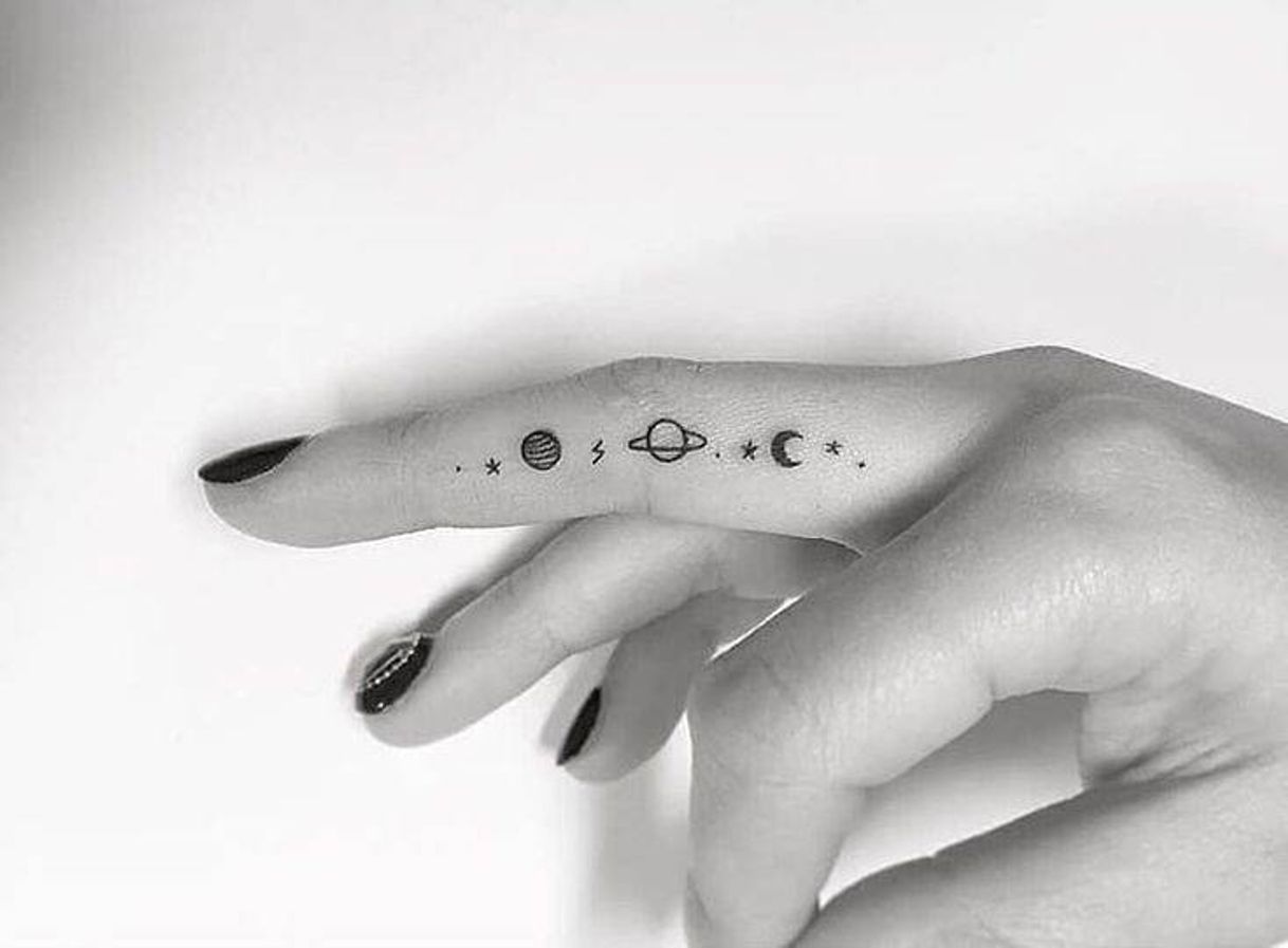 Fashion finger tattoo 