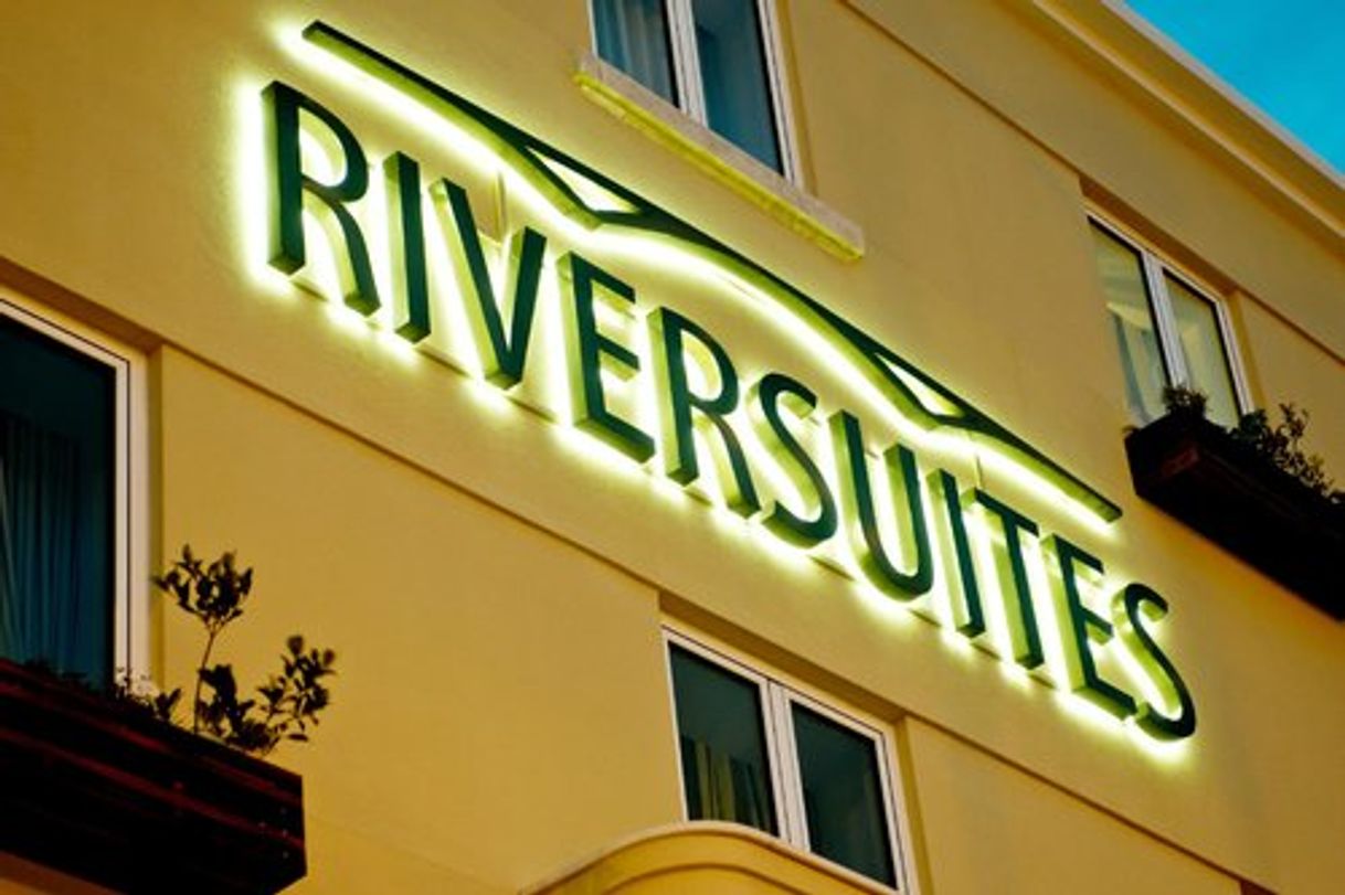 Lugar Riversuites