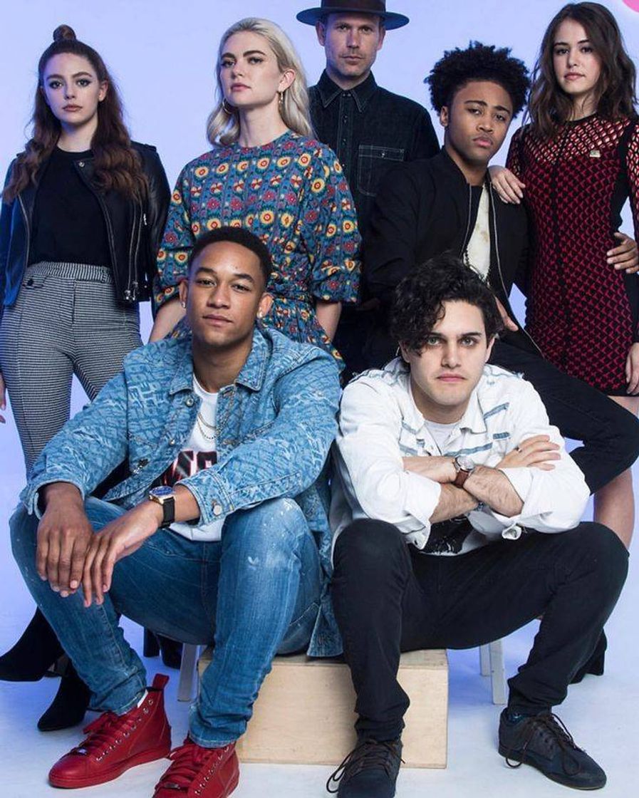 Fashion Legacies Cast