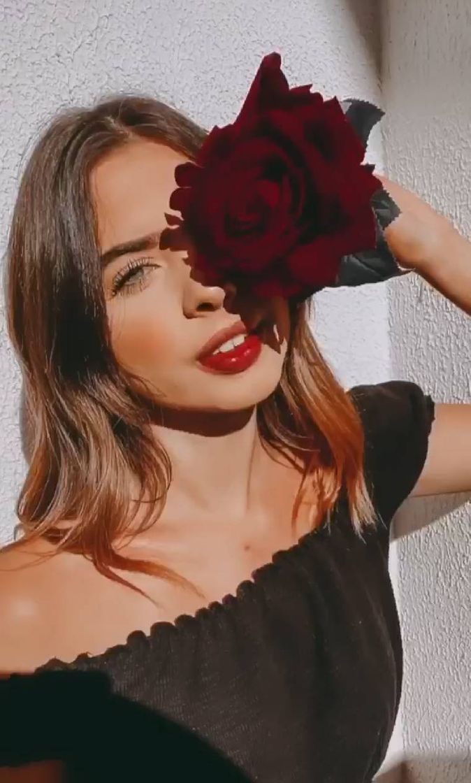 Moda Foto com rosa vermelha 