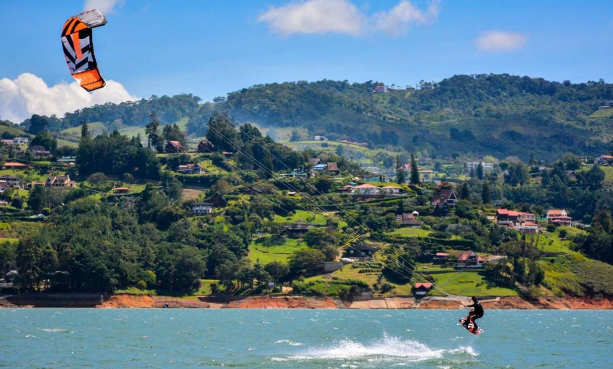 Place lago Calima