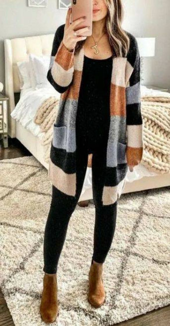 Moda + cardigan 