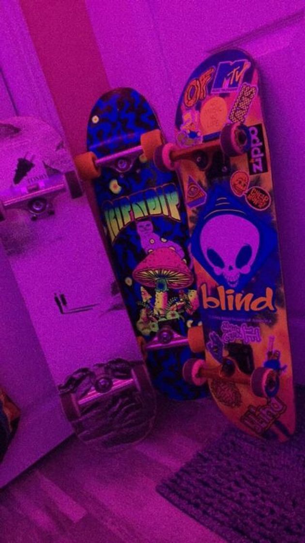 Moda Skate q brilha na luz neon ✨🛹