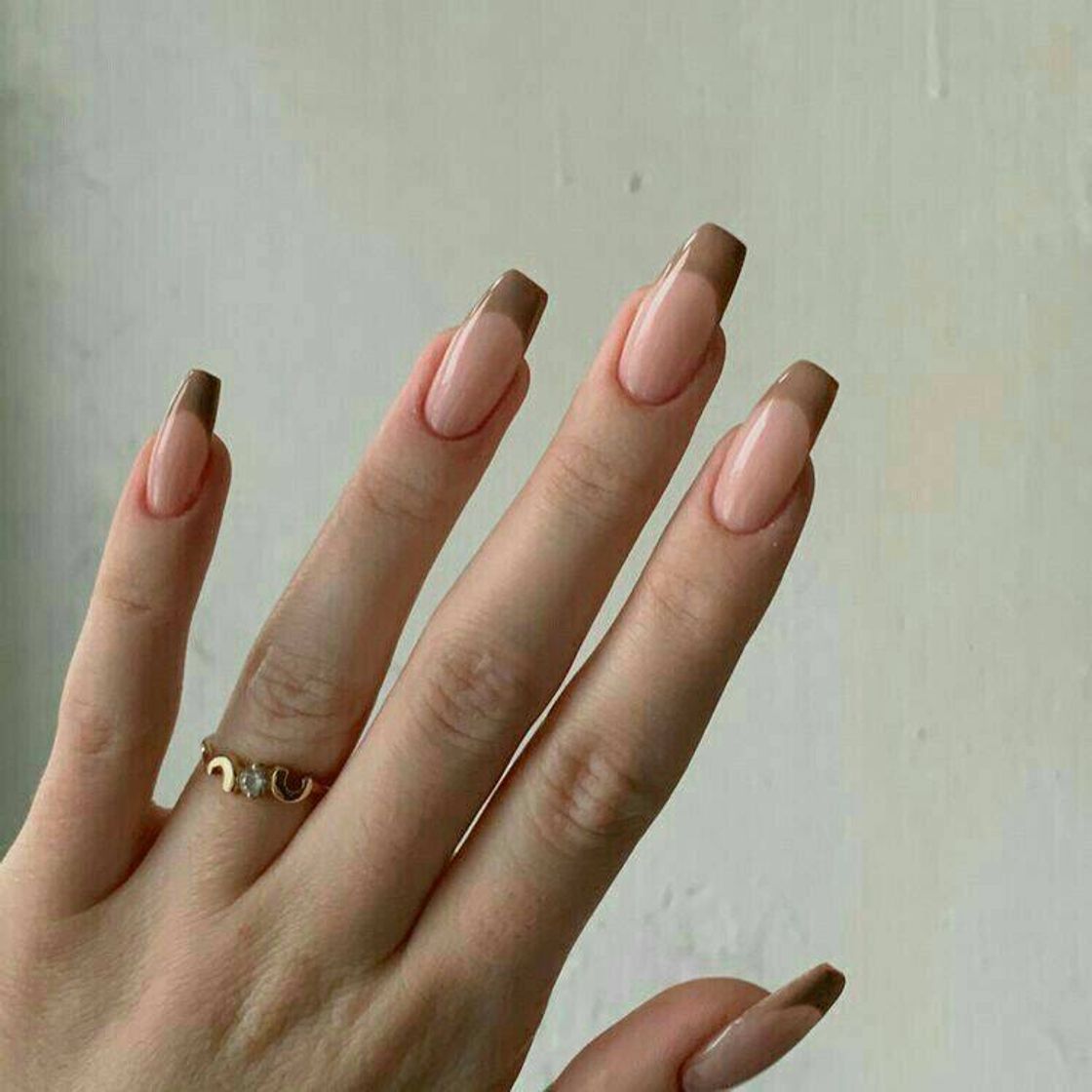 Fashion brown nails