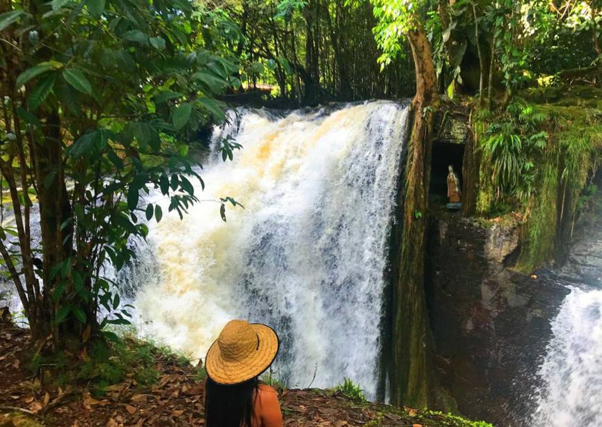 Lugar Cachoeira Santuário