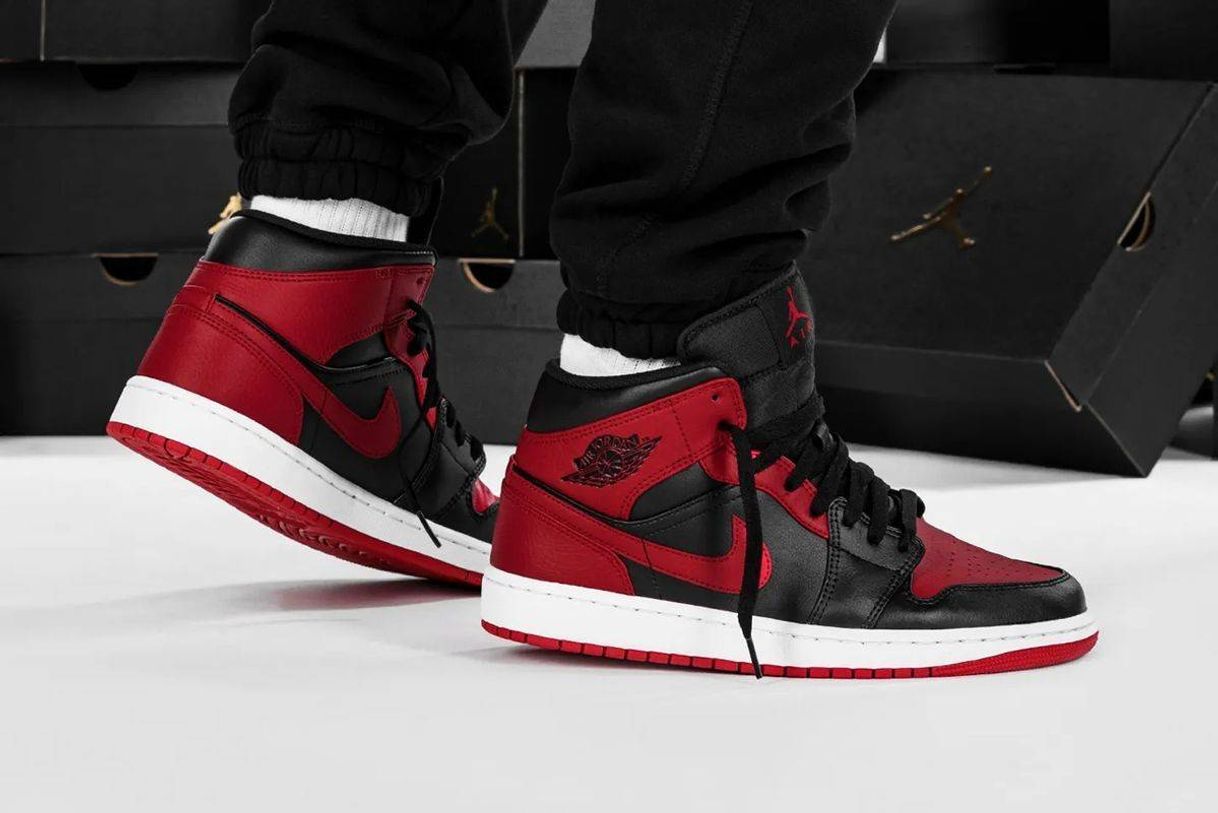 Social Jordan 1 mid sneakers unisex