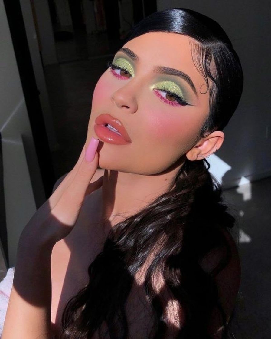 Social Make Kylie Jenner