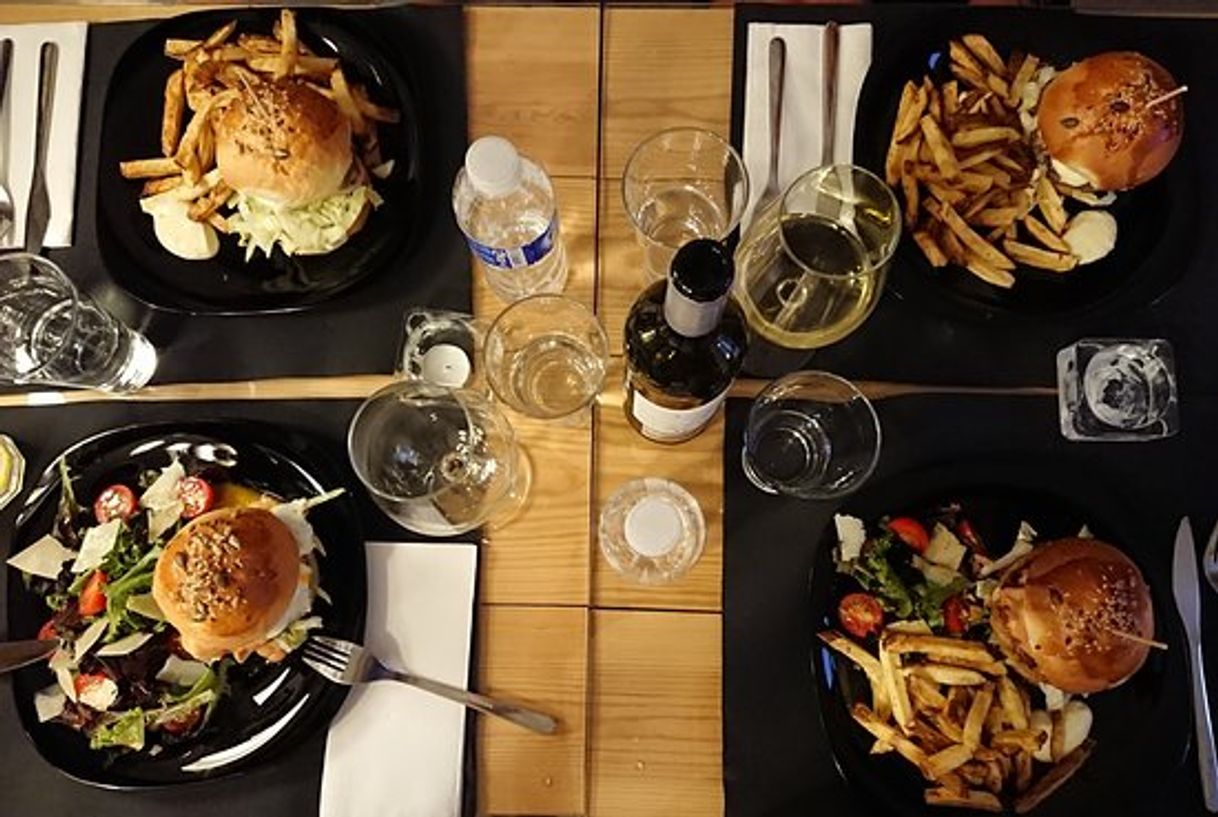 Restaurantes La Vara - Handmade Burgers & Portuguese Wines