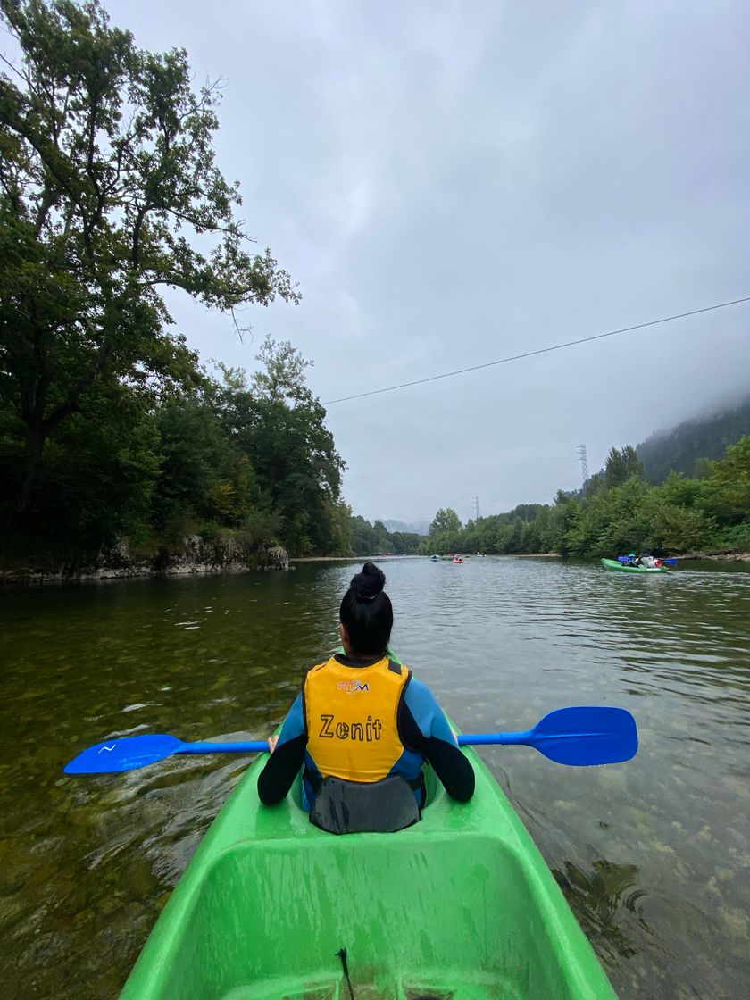 Places Zenit Experiencias - Descenso del Río Sella en Canoa - Asturias