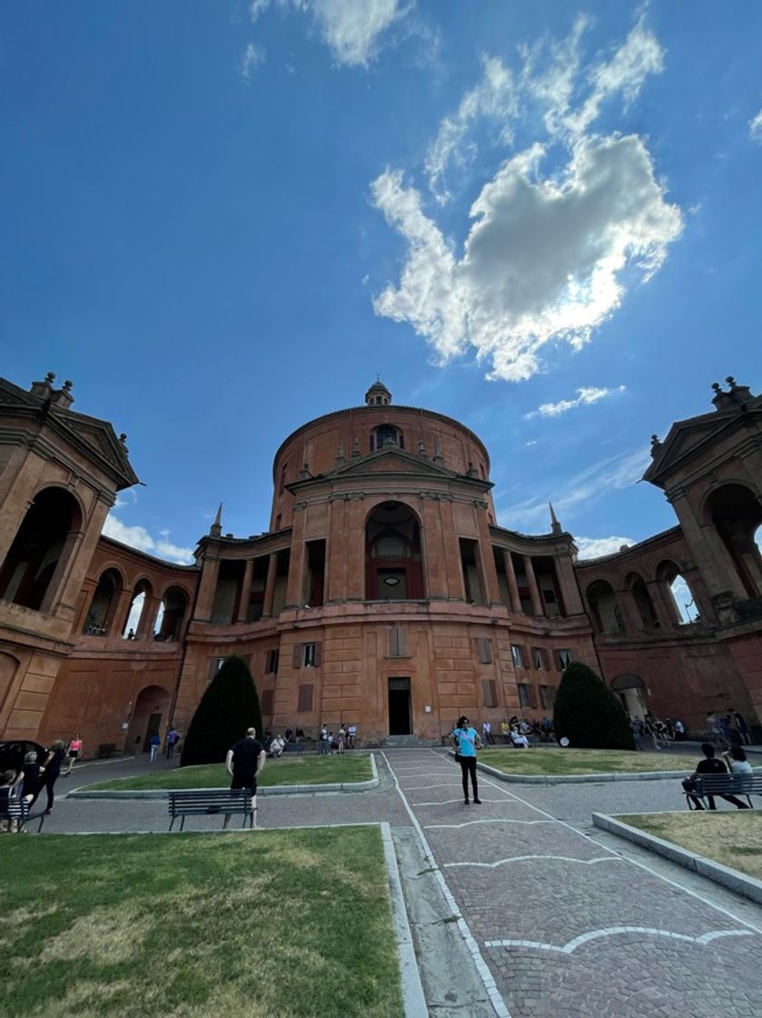 Place Madonna di San Luca