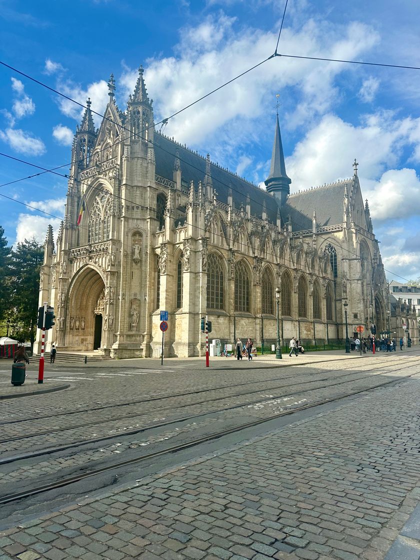 Lugar Notre-Dame du Sablon