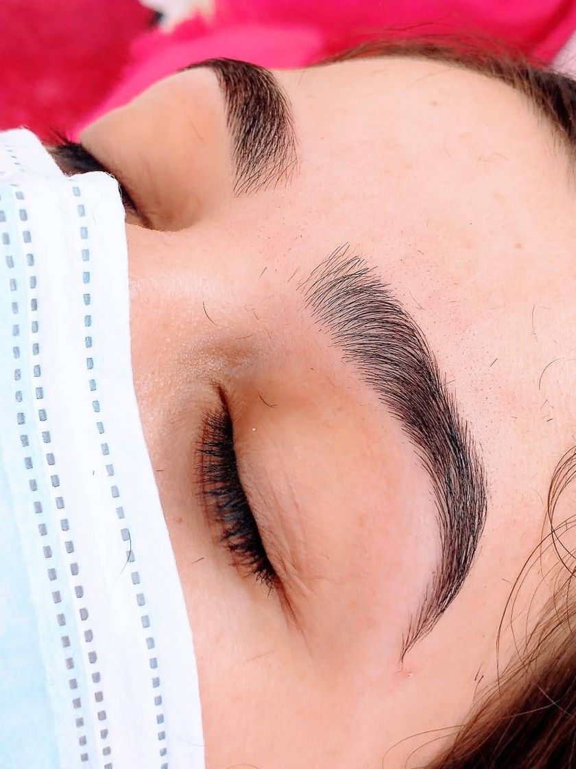 Social Camila mores designer e estética feminina 