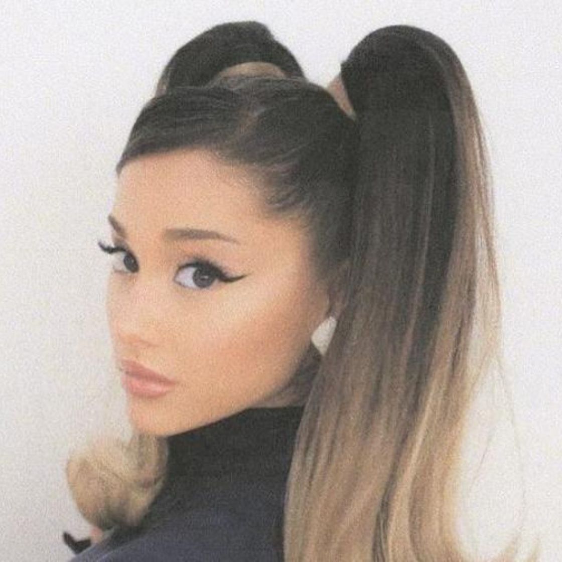 Music Ariana grande, lo mejor para alegrar los días 😍