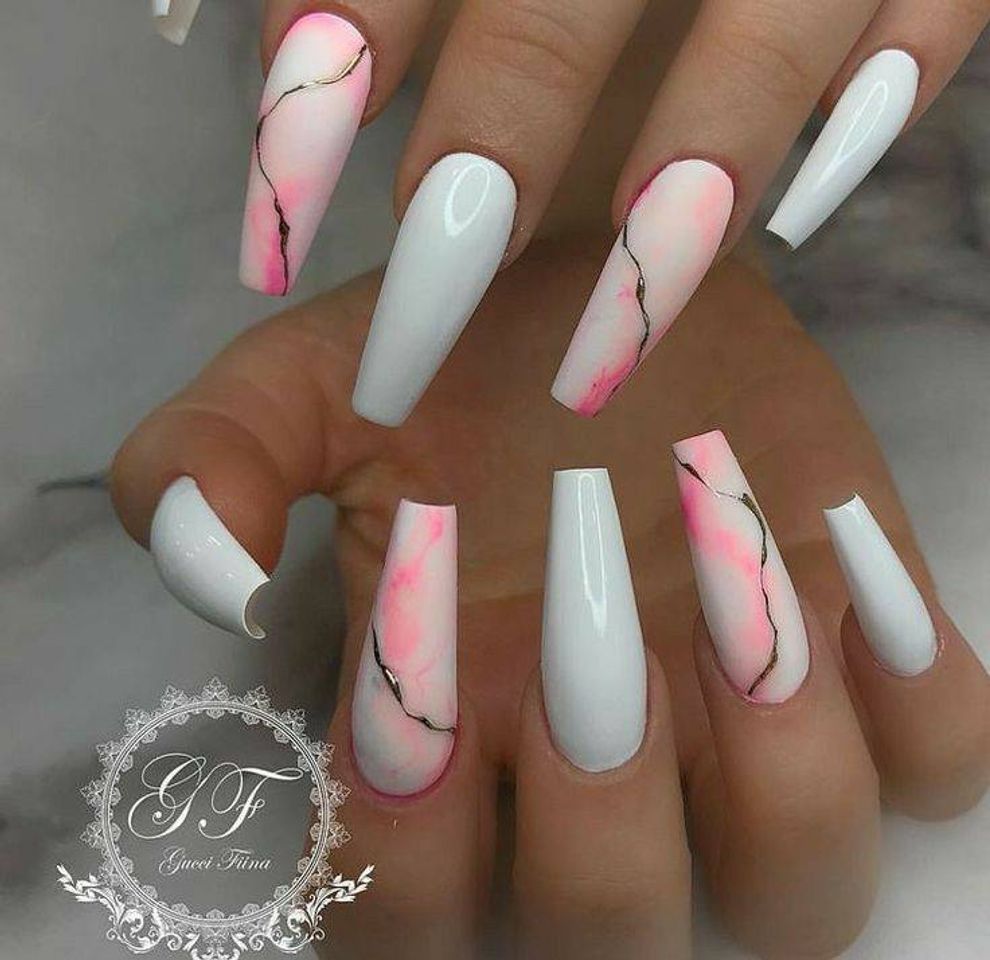 Moda Nails 